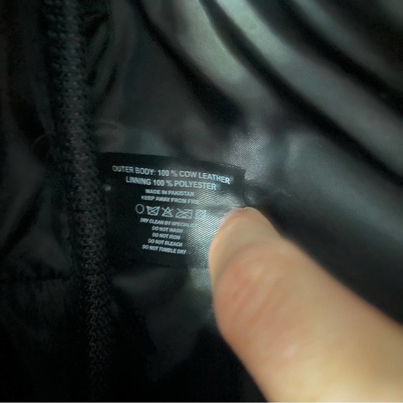 Bolongaro Trevor Contrast Zip Backpack in Black Leather - Picture 10 of 10